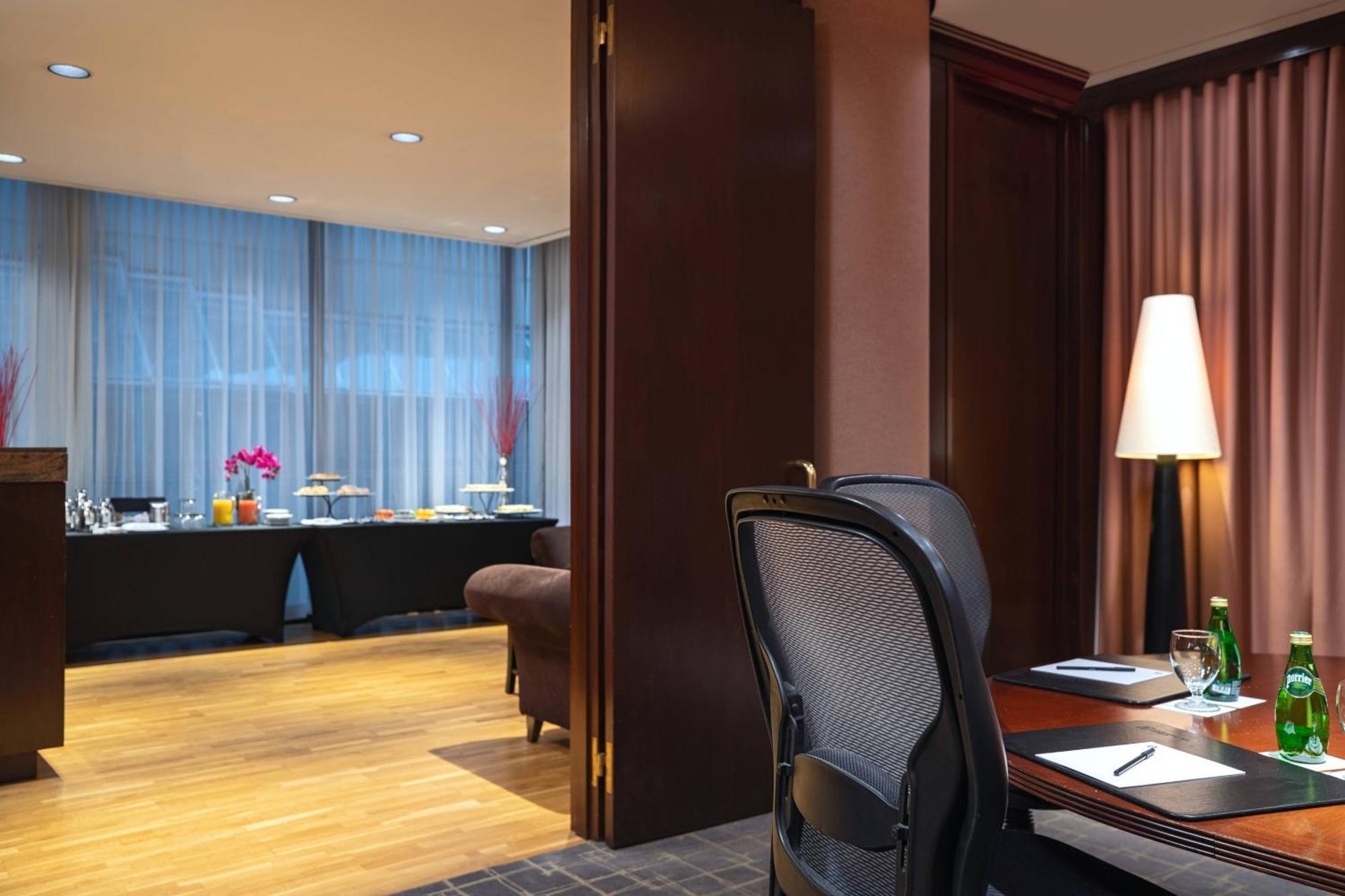 Metropolitan Hotel Vancouver Luaran gambar